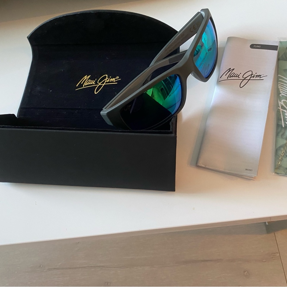 Maui Jim Sunglasses with Green /blue lens - New